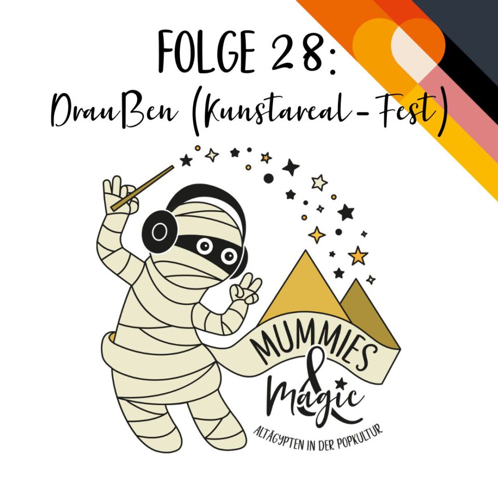 Titelbild zu Folge 28: Draußen (Kunstareal-Fest). Das Mummies & Magic-Logo und oben rechts im Eck das Logo des Kunstareal-Festes 2023, ein herz aus bunten Streifen